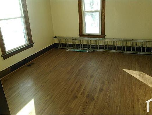 3rd image of 130 Miriam Ave