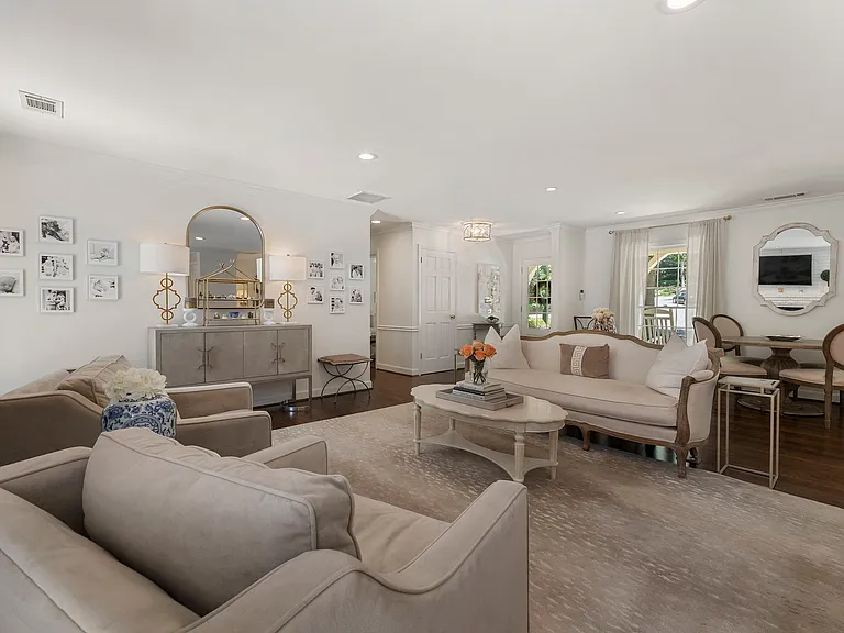 4470 Chatworth Ct NE — Photo 13