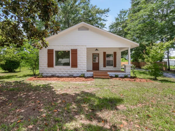 561 Macedonia Rd, Petal, MS 39465