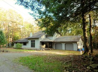 118 Rhododendron Dr, Oakland, MD 21550