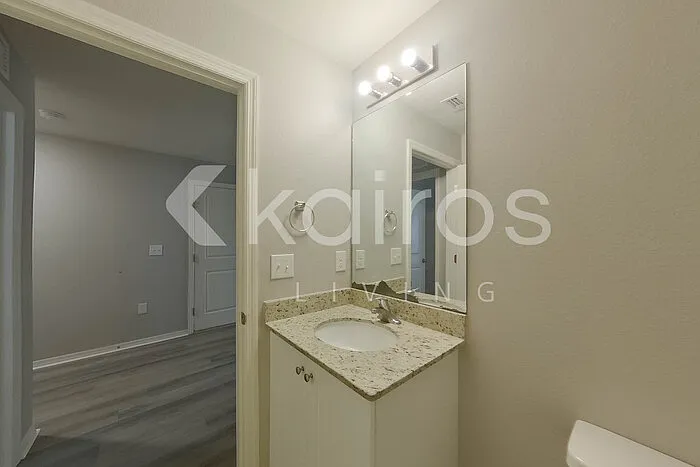 2838 NW 19th Pl — Photo 11