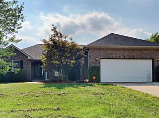 2254 Mallard Bend Ct, Shiloh, IL 62221