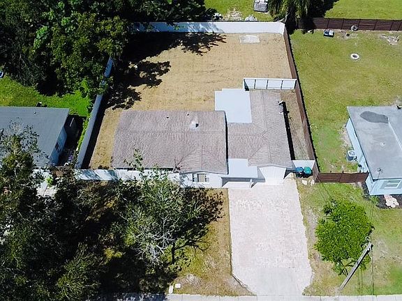 2nd image of 136 LYNBROOK DRIVE