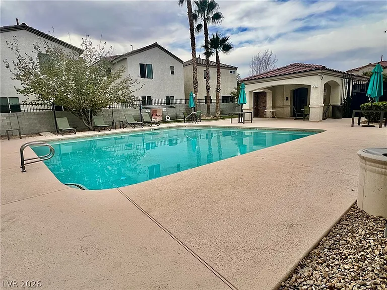 1324 Sun Village Ave — Photo 30