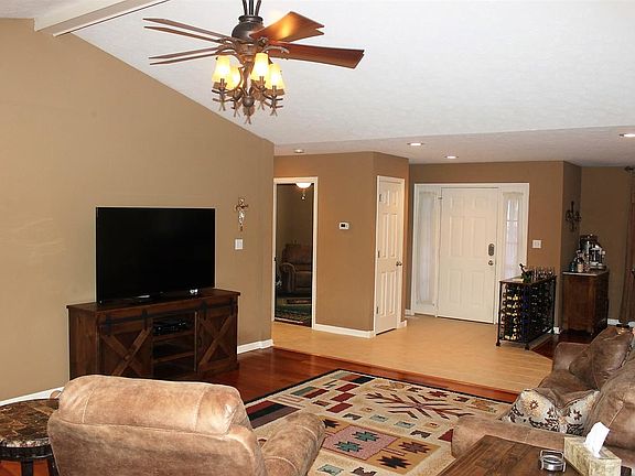 4th image of 8541 Hazel Ct