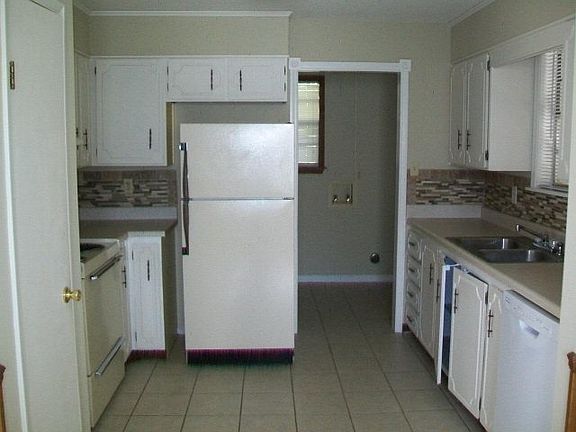 4th image of 2607 Eastbourne Ct