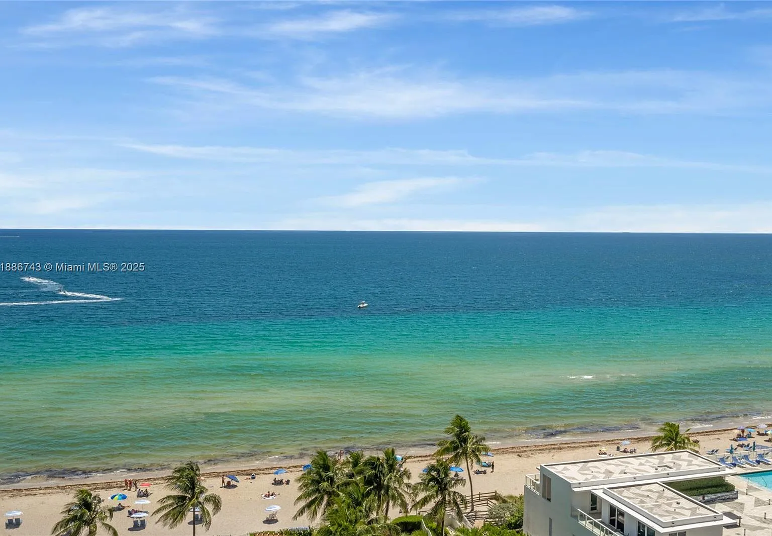 Tides On Hollywood Beach — Photo 3
