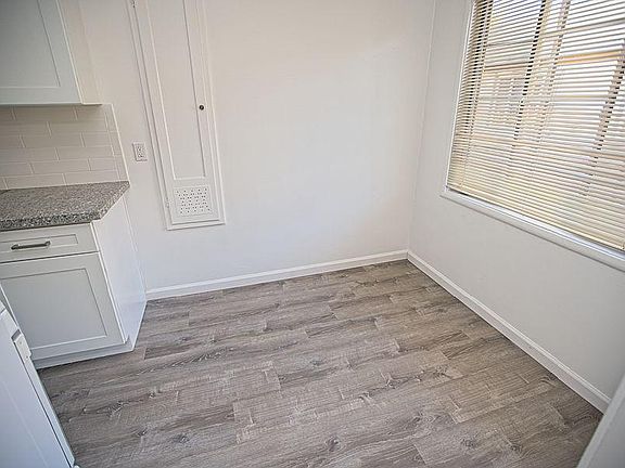 Dinette area, brand new flooring