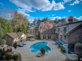 2 Toboggan Ridge Rd, Saddle River, NJ 07458