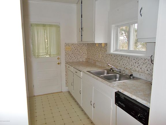 4th image of 214-216 N Everett Ave