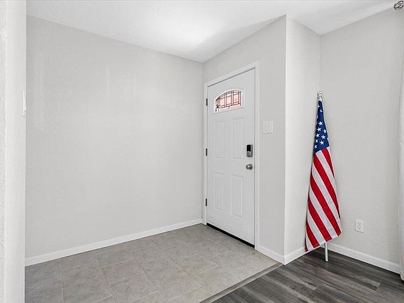 3rd image of 112 Detroit Ave