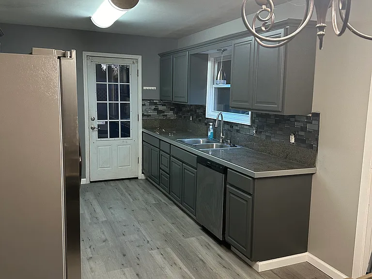 401 Holl Rd NE — Photo 4