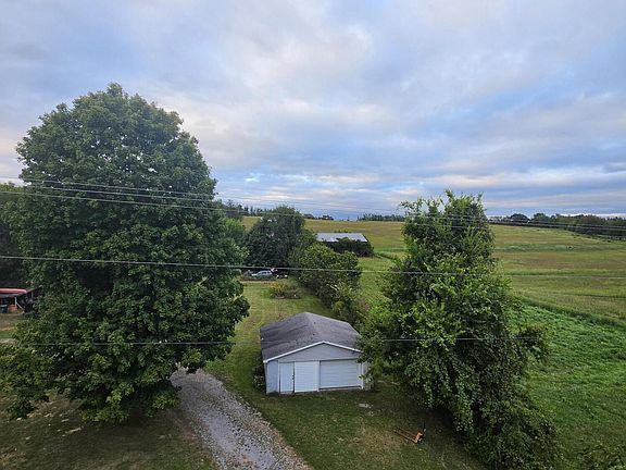 3rd image of 5535 Alum Springs Rd