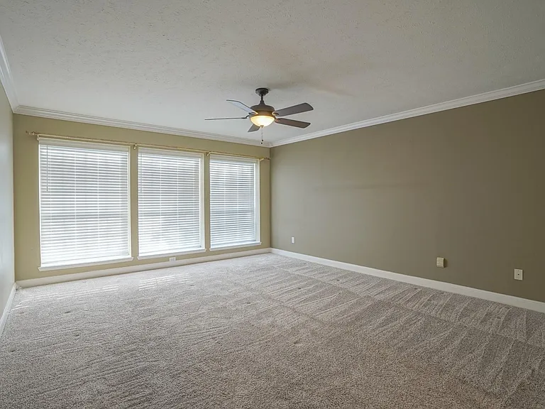2108 Lakeway Dr — Photo 29