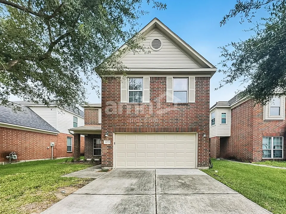 4719 Blue Spruce Hill St
