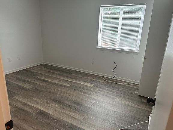 5th image of 266 Ford Ave APT 2