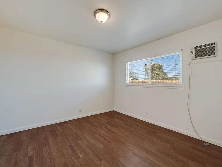 7726 Laurie Way — Photo 12