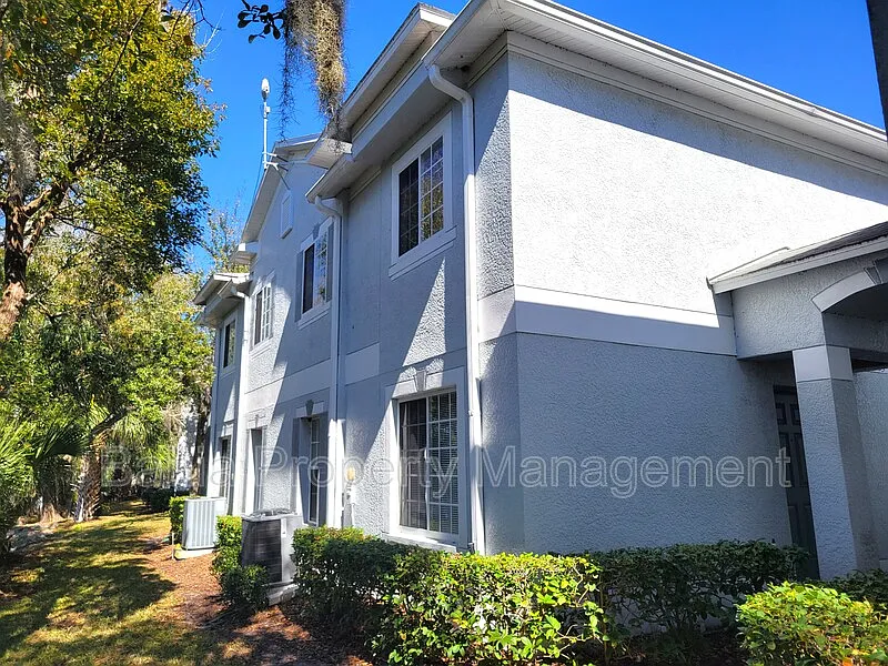 3 bed, 2.5 bath, 1364 sqft, $1,750 — Photo 2