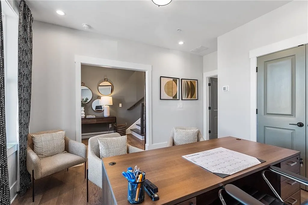 3 bed, 2300 sqft, $3,200 — Photo 3