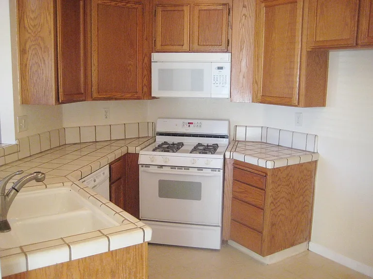 735 Rocky Creek Ter — Photo 4