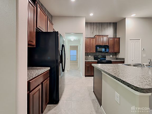5th image of 17033 Peaceful Valley Dr