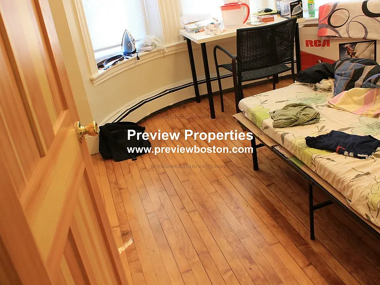 Cedar St — Photo 2