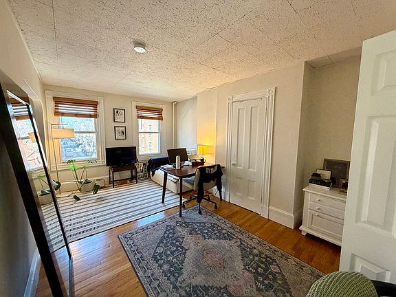 5th image of 32 Irving St APT 4