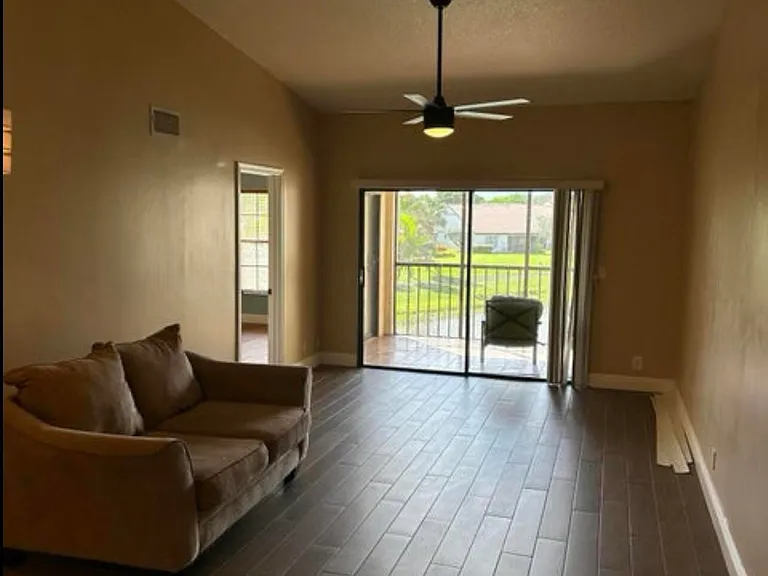 2600 Greenwood Ter #204 — Photo 10