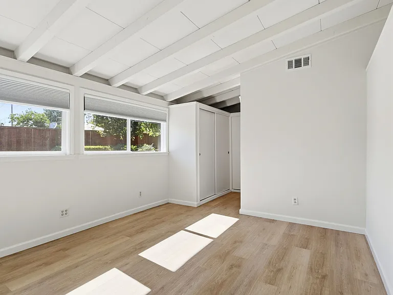 1265 Prescott Ave — Photo 26