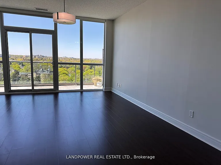 35 Brian Peck Cres #Penthouse 20 — Photo 2