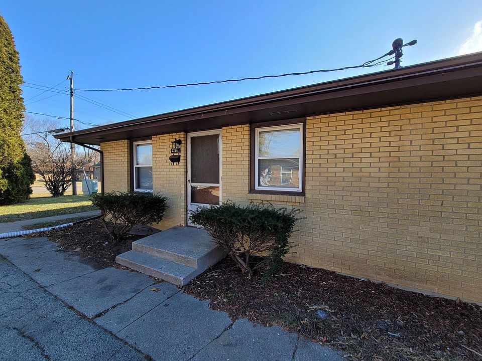 1st image of 3225 Darwood Dr #1/2