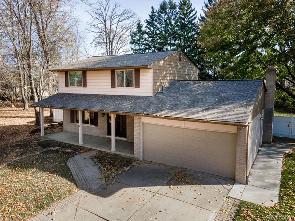 42362 Niagara Dr, Sterling Heights, MI 48313