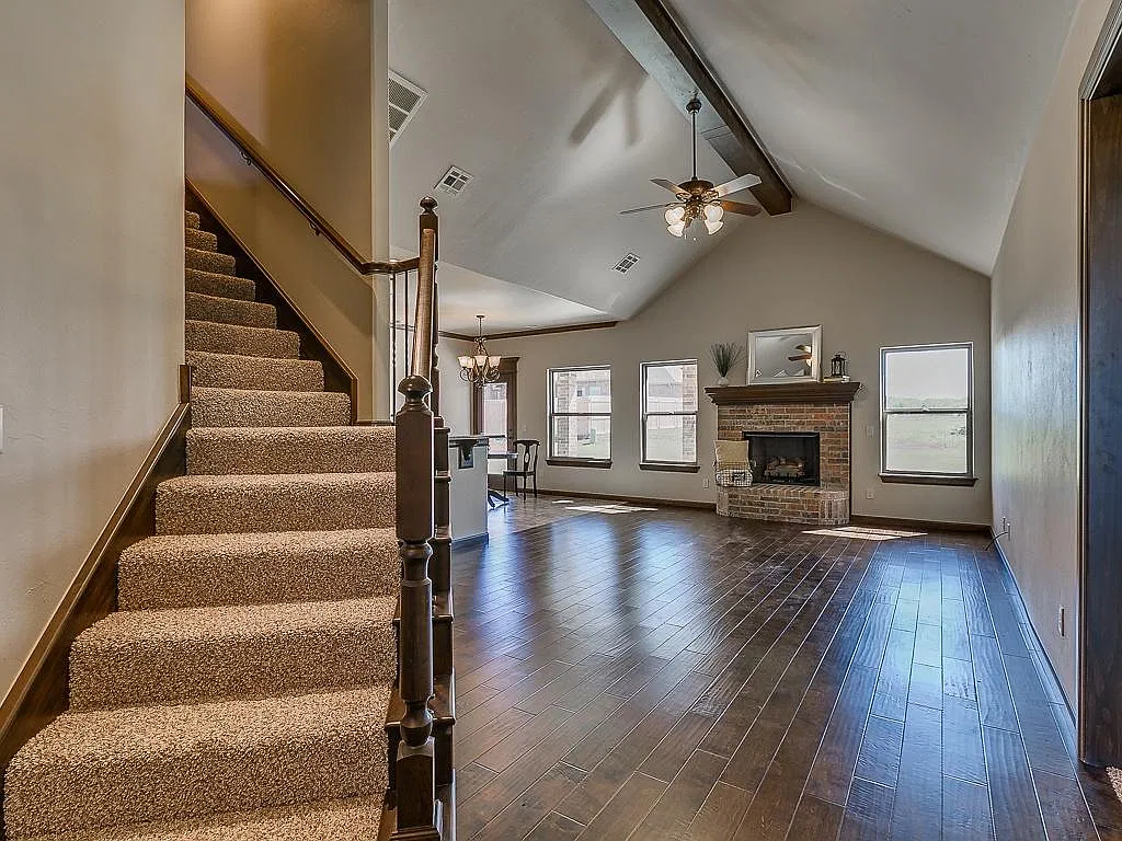 4 bed, 2063 sqft, $2,495 — Photo 3