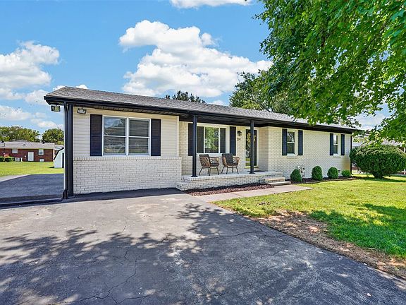3rd image of 124 Circle Dr