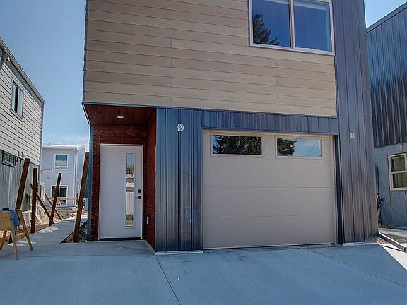 2nd image of 959 Kemp St
