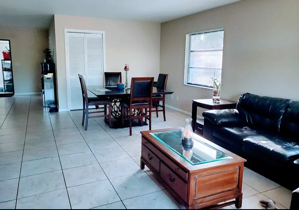 3 bed, 1450 sqft, $2,995 — Photo 2