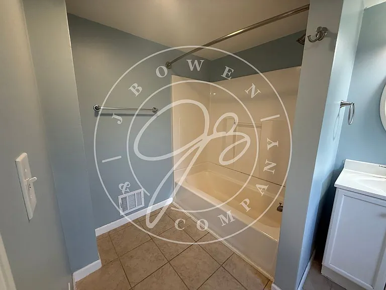3223 Inverness Ave — Photo 10