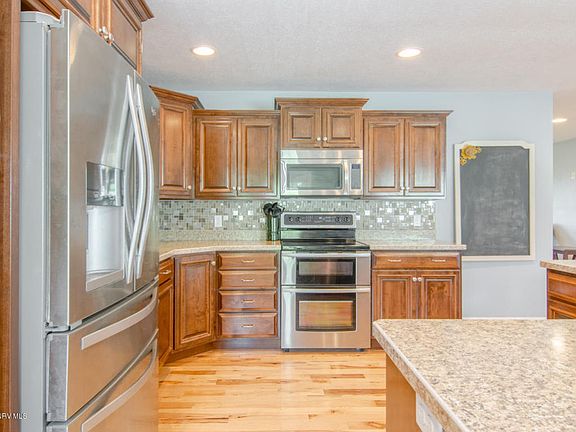 4th image of 7720 Walker Farms Dr