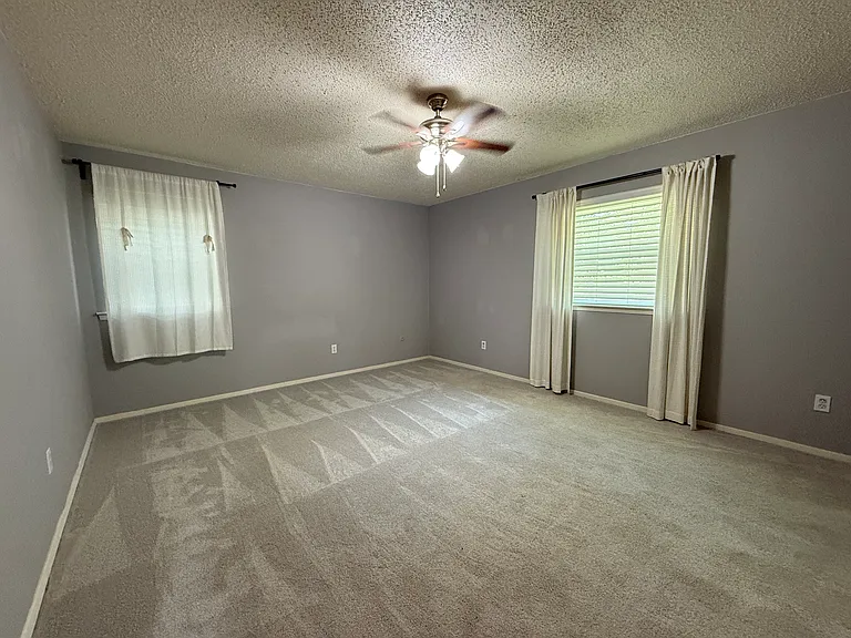 2704 Mintwood Pl — Photo 8