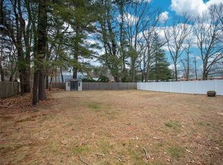 303 New Meadow Rd, Barrington, RI 02806