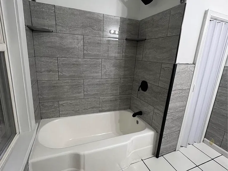 530 Franklin St #2F — Photo 5
