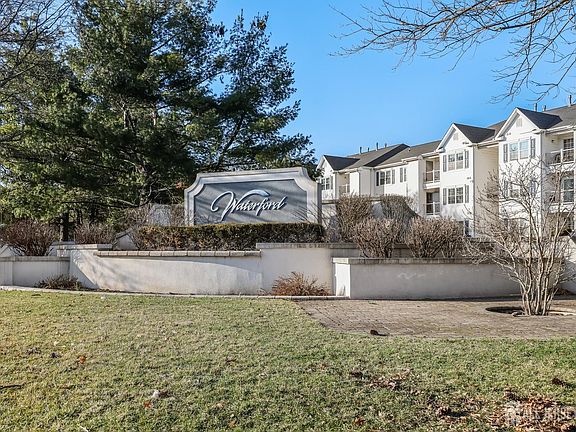 2nd image of 517 Waterford Dr