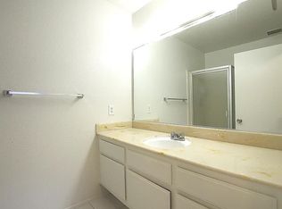 5033 W Avenue L10 APT 10, Lancaster, CA 93536