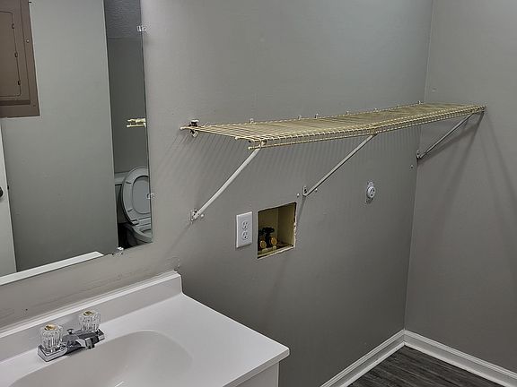 2nd image of 200 Courtland Ave #1