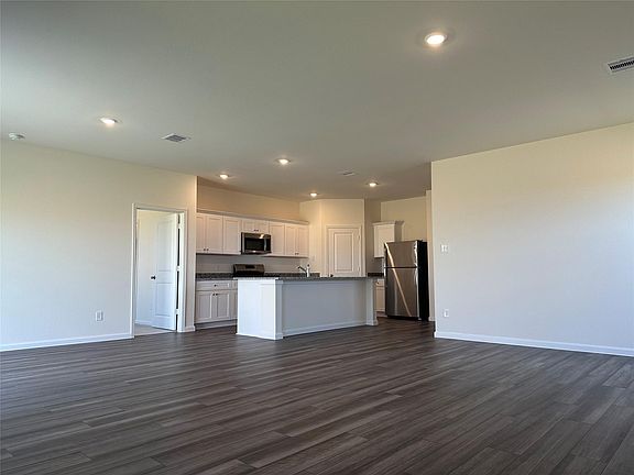 3rd image of 1013 Star Skye Dr
