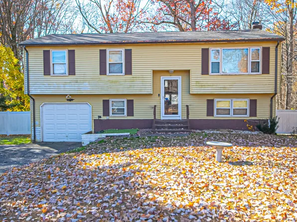 15 Linwood Drive, Bloomfield, CT 06002