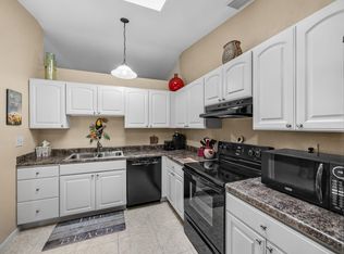 9 Brompton Ln, Boynton Beach, FL 33426