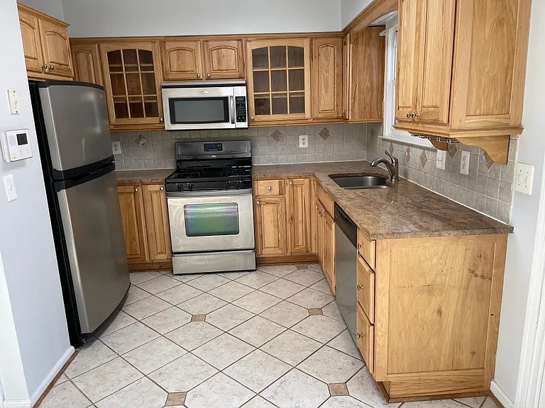 14759 Basingstoke Loop — Photo 4
