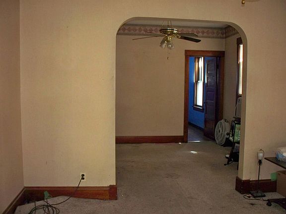4th image of 1731 Central Ave