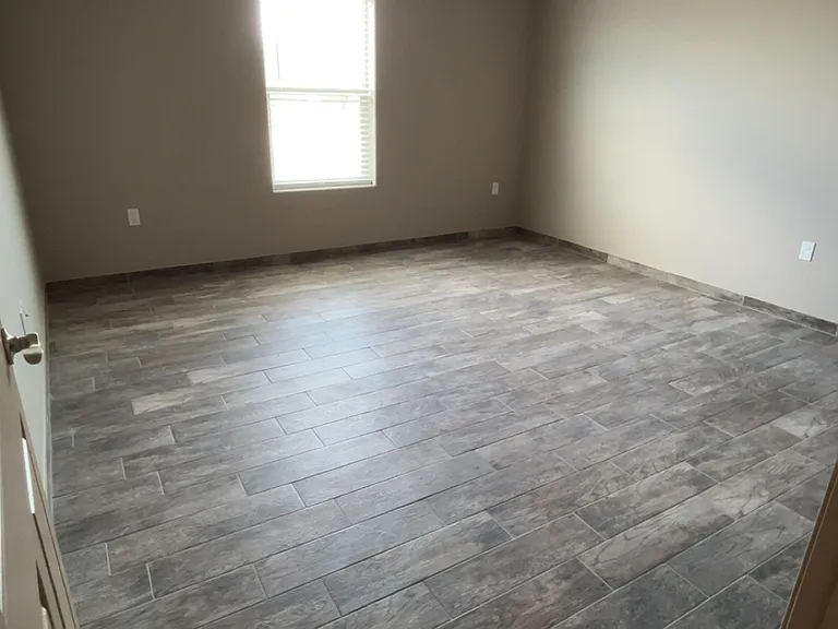 729 S Florida Ave — Photo 3
